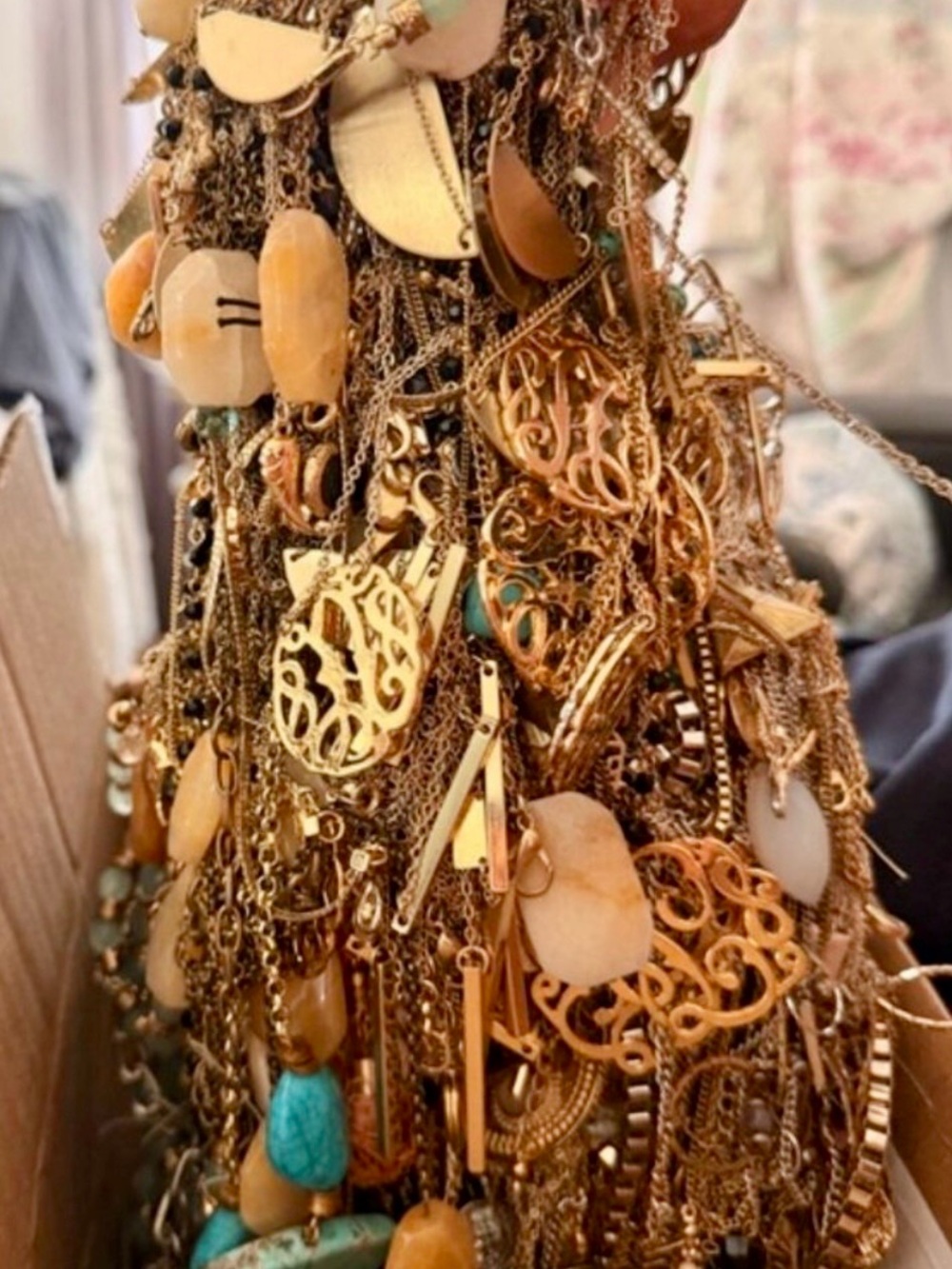 RESERVED @lydia_mae7 |1 LB Severely Tangled Estate Jewelry Lot Wear Repair Craft - Picture 3 of 8